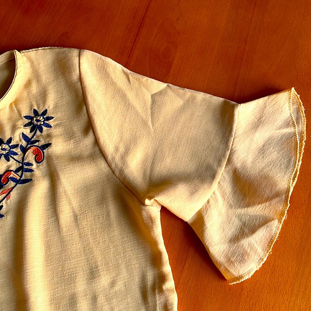 Yellow embroidered floral top with frill sleeves - Picture 3 of 5
